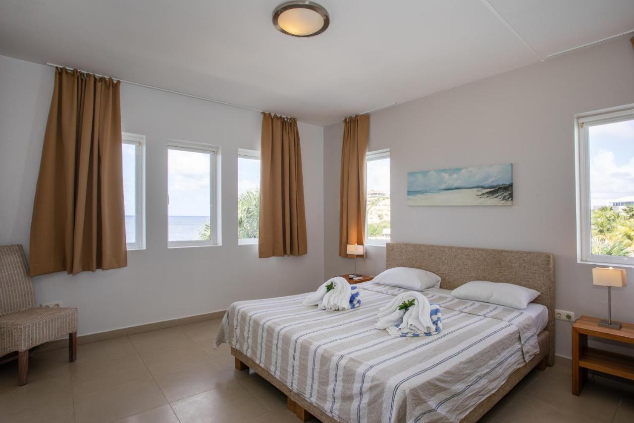 Blue Bay Beach Apartments Esterno foto