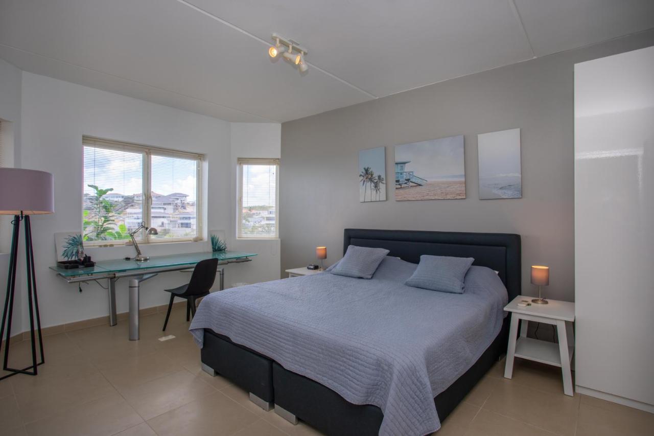 Blue Bay Beach Apartments Esterno foto