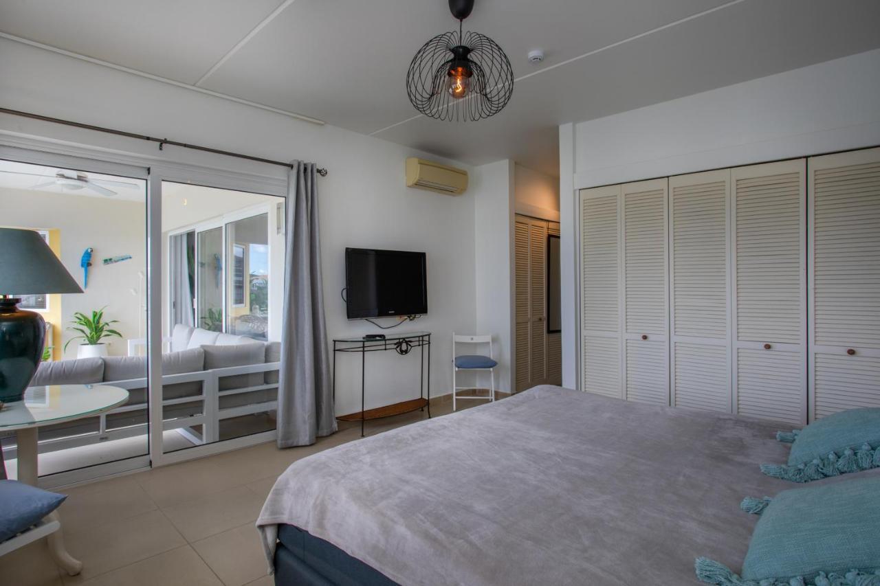 Blue Bay Beach Apartments Esterno foto