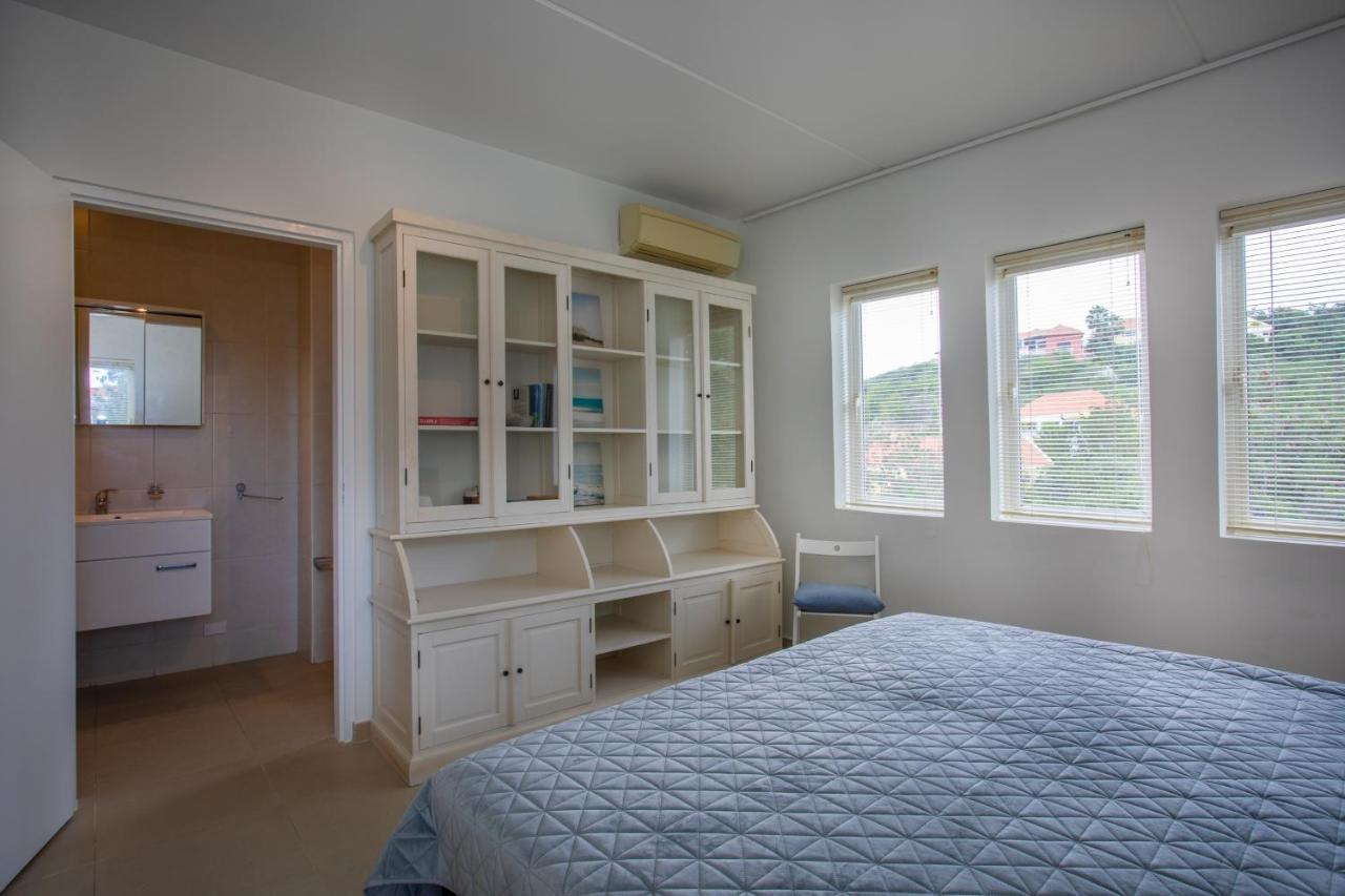 Blue Bay Beach Apartments Esterno foto