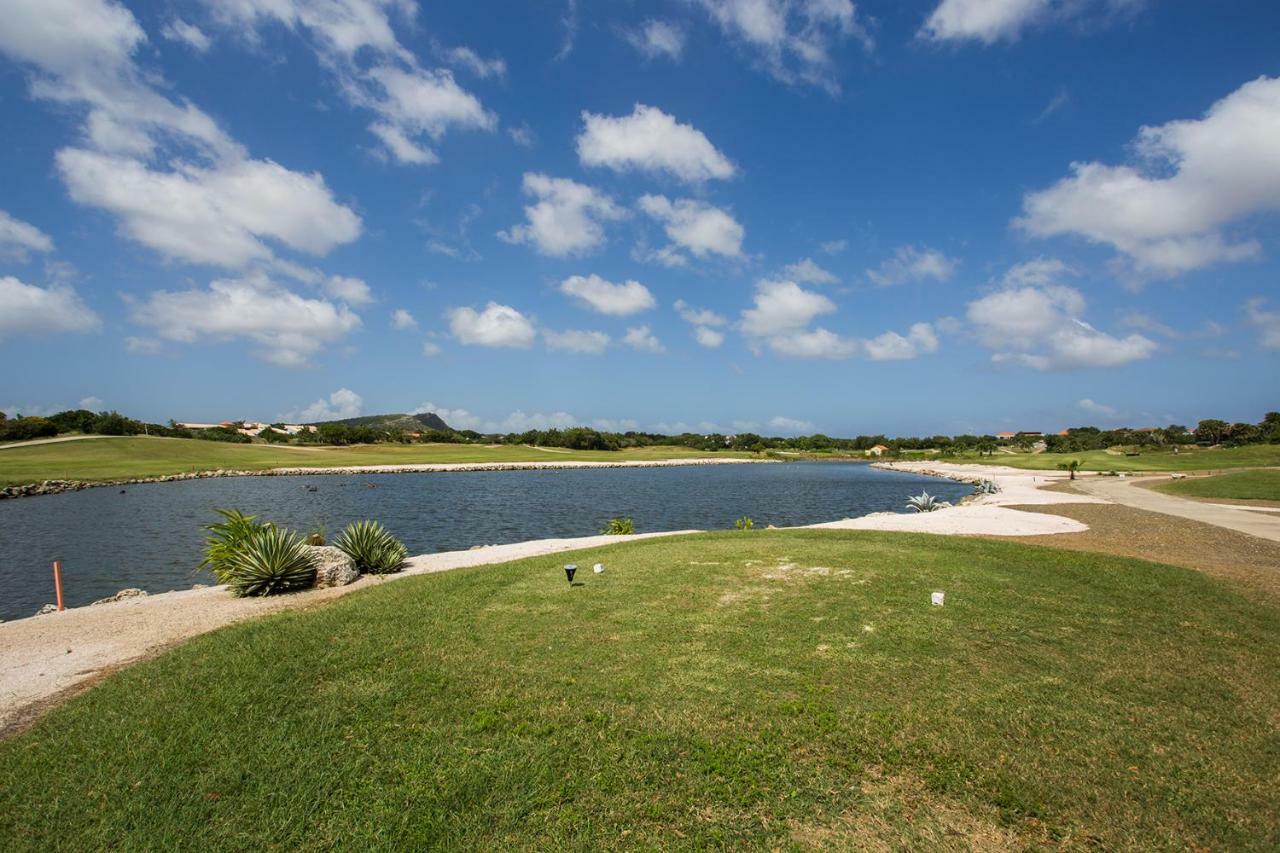 Blue Bay Beach Apartments Esterno foto