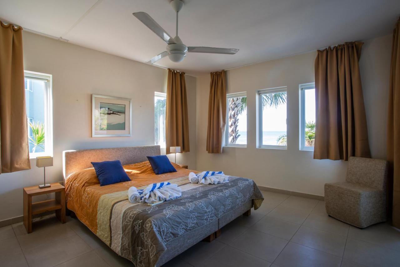 Blue Bay Beach Apartments Esterno foto